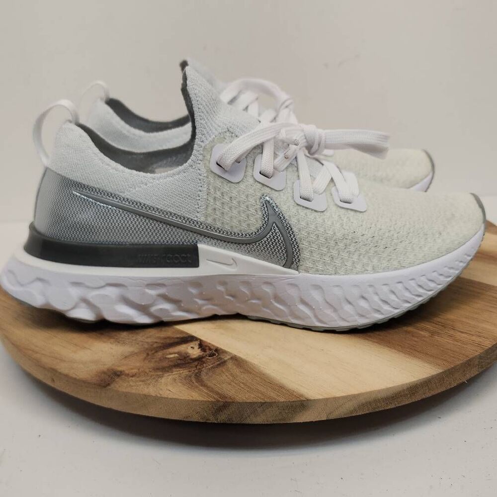 Nike React Infinity Run Flyknit Women's Size 8.5 white